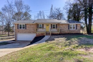 4959 Ailene Dr in Douglasville, GA - Building Photo