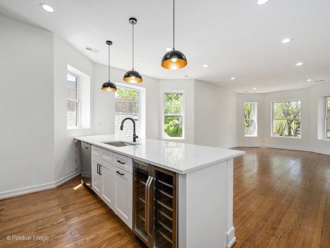 1633 N Francisco Ave in Chicago, IL - Building Photo - Building Photo