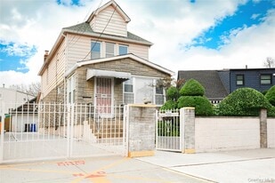 24-10 Gillmore St in Queens, NY - Building Photo