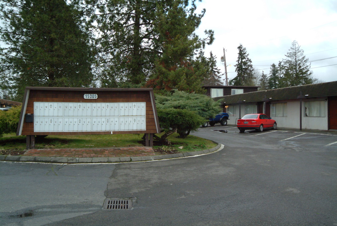 Olympus Apartments in Lynnwood, WA - Building Photo