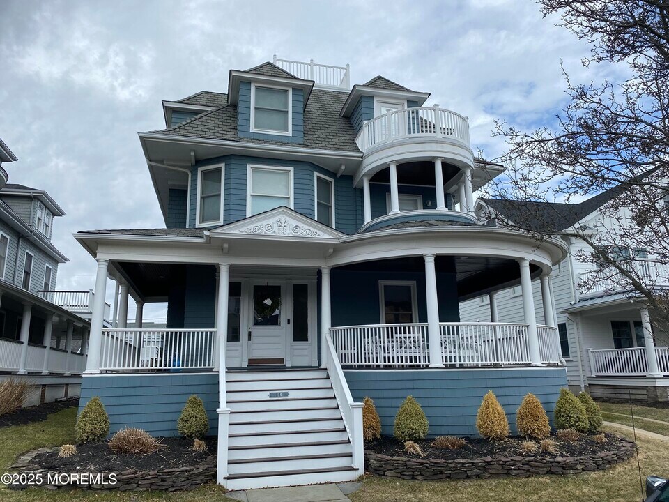 114 Sylvania Ave in Avon By The Sea, NJ - Building Photo