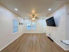 638 Marbauch Ave in San Antonio, TX - Building Photo - Building Photo