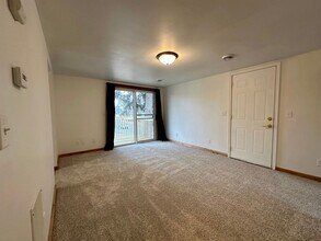 4 Grove St-Unit -c5b6b9de-daa4-11ef-81ce-0246e0994709 in Evansville, WI - Building Photo - Building Photo