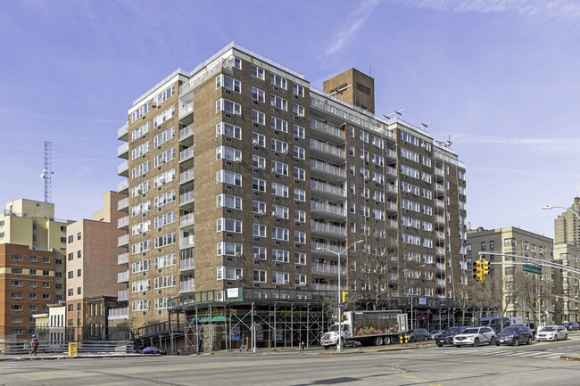 3131 Grand Concourse in Bronx, NY - Building Photo - Building Photo