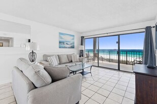 8815 Thomas Dr in Panama City Beach, FL - Building Photo