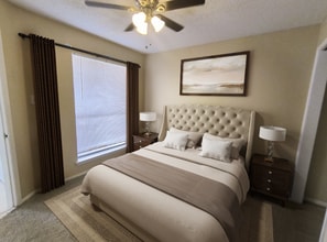 206 Plaza Verde Dr, Unit M2112 in Houston, TX - Foto de edificio - Building Photo