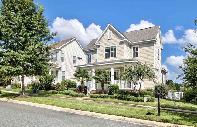 2106 Merrifield Ln in Tallahassee, FL - Foto de edificio - Building Photo