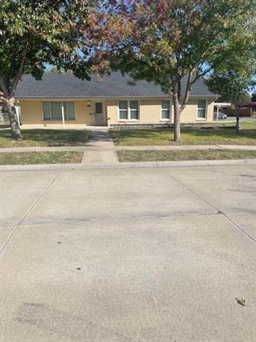 4300 Mackey Dr in North Richland Hills, TX - Building Photo