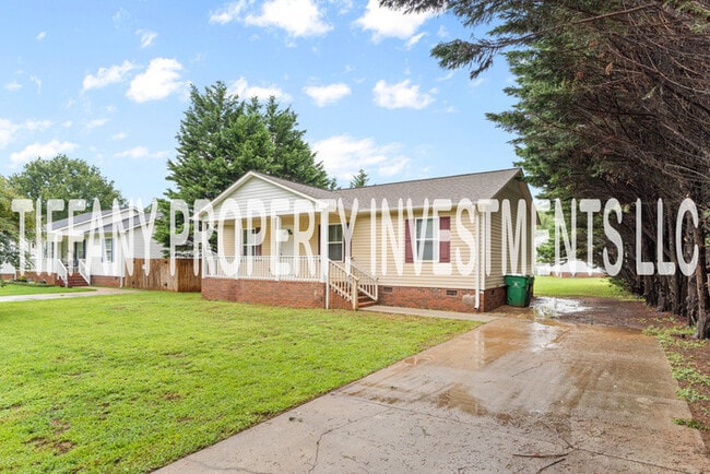 216 Putnam St in Cherryville, NC - Building Photo - Building Photo