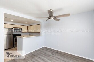 3941 Nobel Dr in San Diego, CA - Building Photo - Building Photo