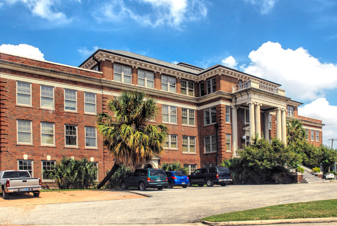 AveCDC Elder Street Artists Lofts in Houston, TX - Building Photo