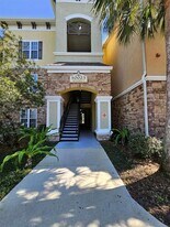 10023 Courtney Palms Blvd in Tampa, FL - Building Photo