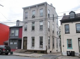 342 N 10th St in Reading, PA - Building Photo