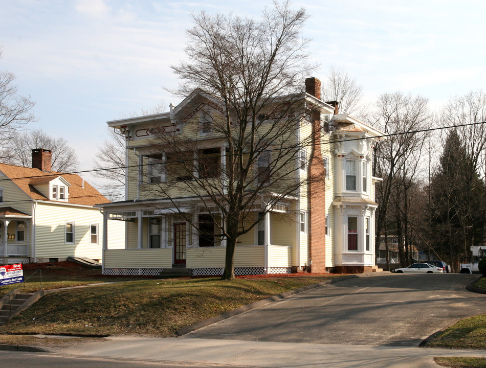 815 Broad St in Meriden, CT - Building Photo