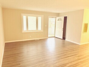 4052 Ural Ave in Columbus, OH - Building Photo - Building Photo