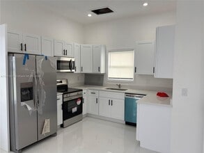 13485 NE Jacksonville Rd in Citra, FL - Building Photo - Building Photo