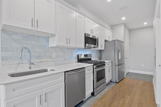 311-315 W SIDE Ave in Jersey City, NJ - Building Photo - Building Photo