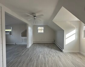 43 West St, Unit 2nd floor in Northport, NY - Building Photo - Building Photo