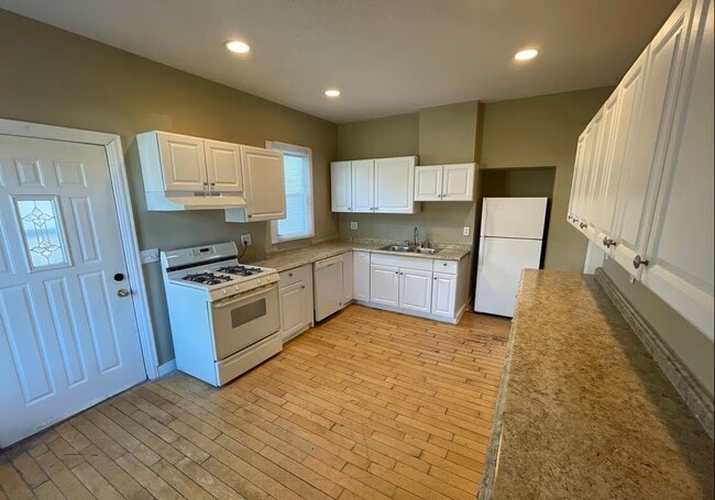 1121 7th St SE in Minneapolis, MN - Foto de edificio - Building Photo