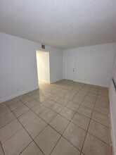 8600 NW 40th St in Coral Springs, FL - Building Photo - Building Photo