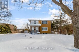 1023 Eagle Dr in London, ON - Building Photo