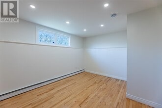 8 Donovan St in Mt Pearl, NL - Building Photo - Building Photo