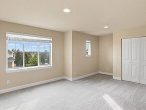13014 SE 308th Pl in Auburn, WA - Foto de edificio - Building Photo