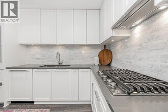 3873 Cates Lndg Wy in North Vancouver, BC - Building Photo - Building Photo