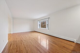 335 5th St in Mamaroneck, NY - Building Photo - Building Photo