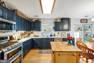 5514 Hollins Ln in Burke, VA - Building Photo - Building Photo