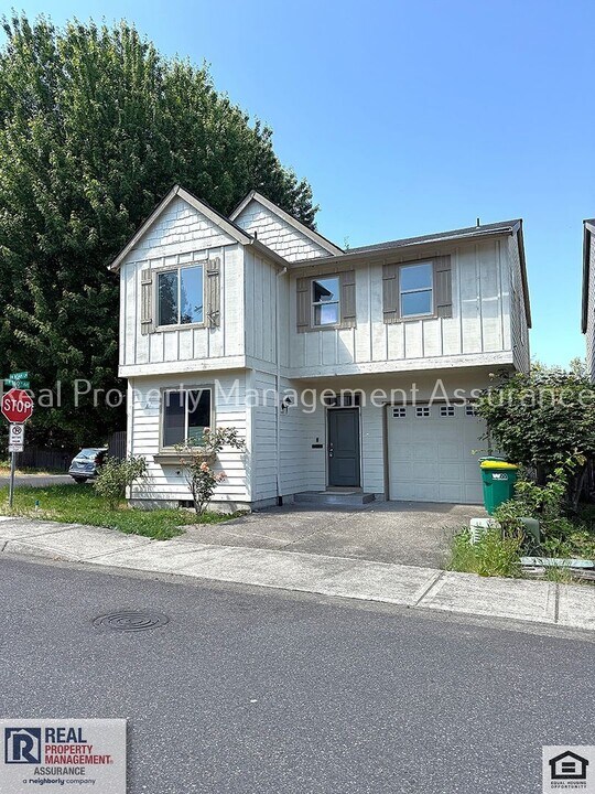 15989 SW Noah Ln in Beaverton, OR - Building Photo