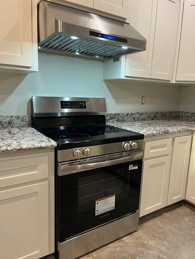 101 Habersham Dr in Youngsville, LA - Building Photo - Building Photo