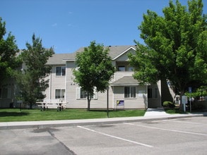 Mallard Cove Apartments in Caldwell, ID - Building Photo - Building Photo