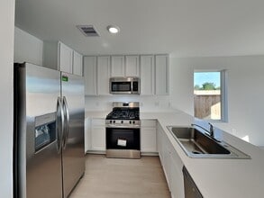 425 Texas Pecan Dr in Katy, TX - Foto de edificio - Building Photo