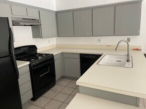 4150 Lake Harbor Ln, Unit 4150 Lake Harbor Ln. in Westlake Village, CA - Building Photo - Building Photo