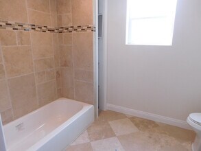 10211-10215 Tujunga Canyon Blvd in Los Angeles, CA - Building Photo - Building Photo