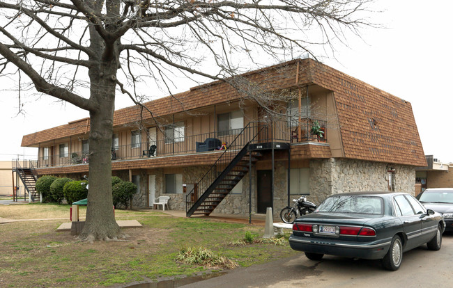 Sheridan Point Apartments in Tulsa, OK - Building Photo - Building Photo