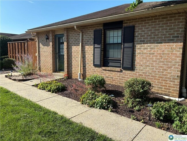 property at 2765 Rolling Green Pl