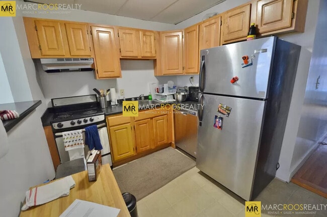 521 Beacon St, Unit 2