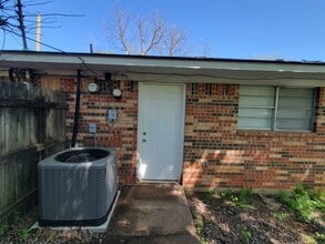 1528 W Elm St in Denison, TX - Building Photo - Building Photo