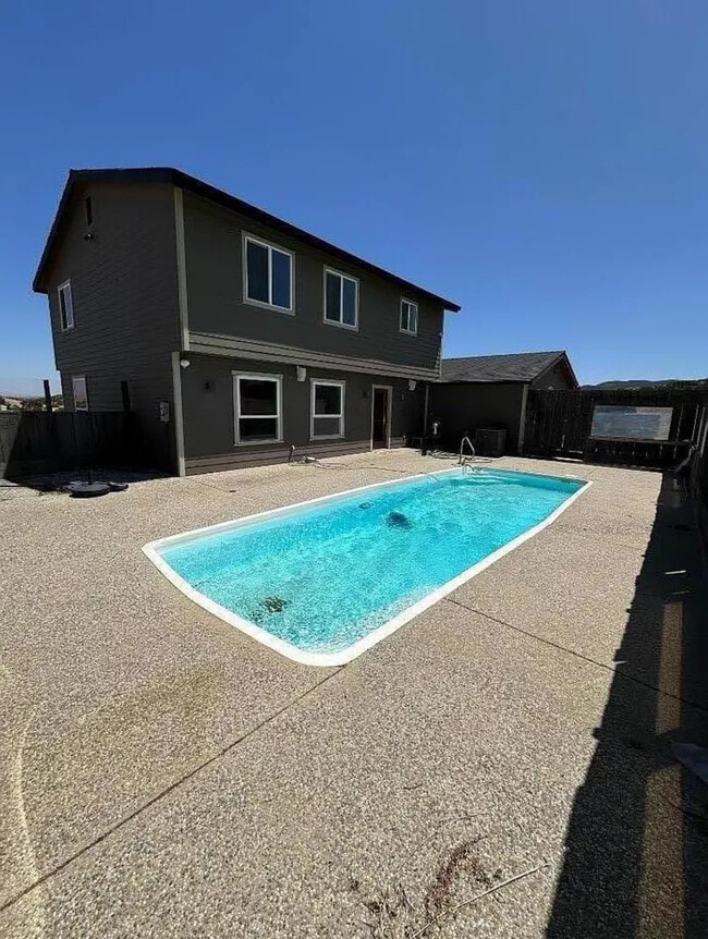 50950 Pine Canyon Rd in King City, CA - Building Photo - Building Photo