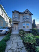 709 32nd St in Oakland, CA - Building Photo