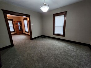 2330 Grand Ave in Davenport, IA - Building Photo - Building Photo