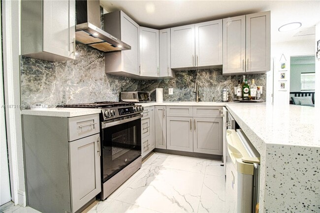 property at 5601 SW 38th St