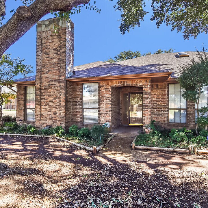 5725 Ridgerock Ct in Fort Worth, TX - Building Photo