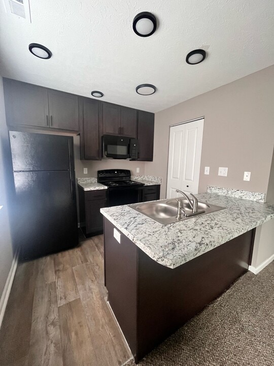 The Park at Greenhill in Indianapolis, IN - Foto de edificio