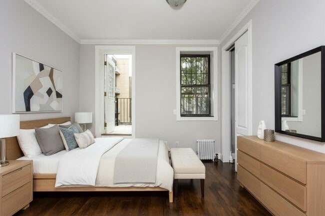 697 TENTH (47th St. & 48th St.), #2RN, Unit 2RN in New York, NY - Building Photo - Building Photo