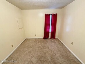 600 Ewing Ln in Jeffersonville, IN - Building Photo - Building Photo