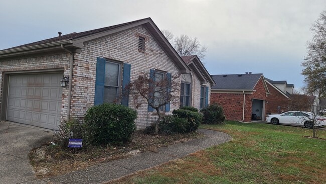 406 Old Towne Rd in Louisville, KY - Building Photo - Building Photo