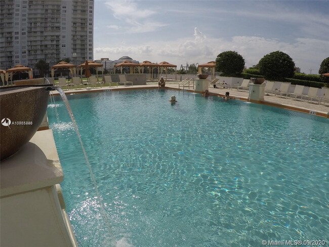 2801 NE 183rd St, Unit 1606W in Aventura, FL - Building Photo - Building Photo